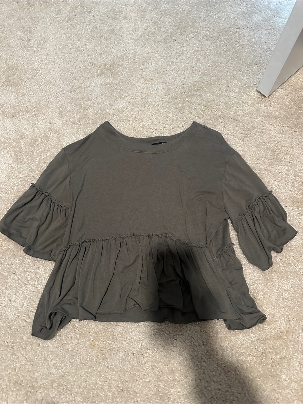 Ruffle-Hem Short Sleeve Tunic in Olive